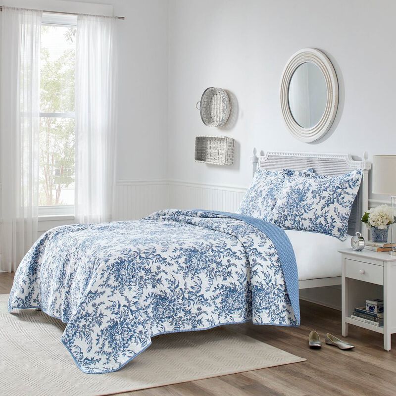 Hivvago Full/Queen 3 Piece Bed In A Bag Reversible Blue White Floral Cotton Quilt Set
