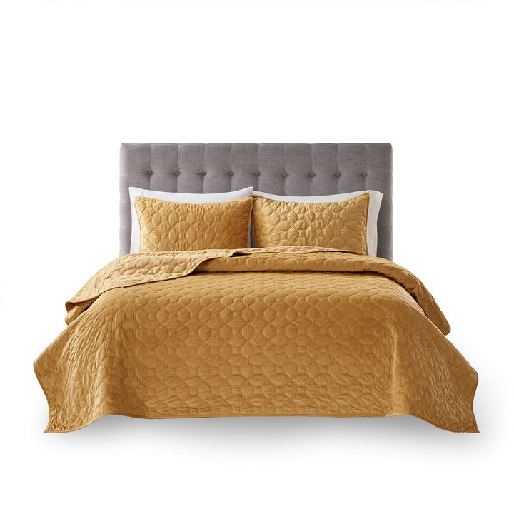 Gracie Mills Gayle 3-Piece Casual Geometric Velvet Quilt Set