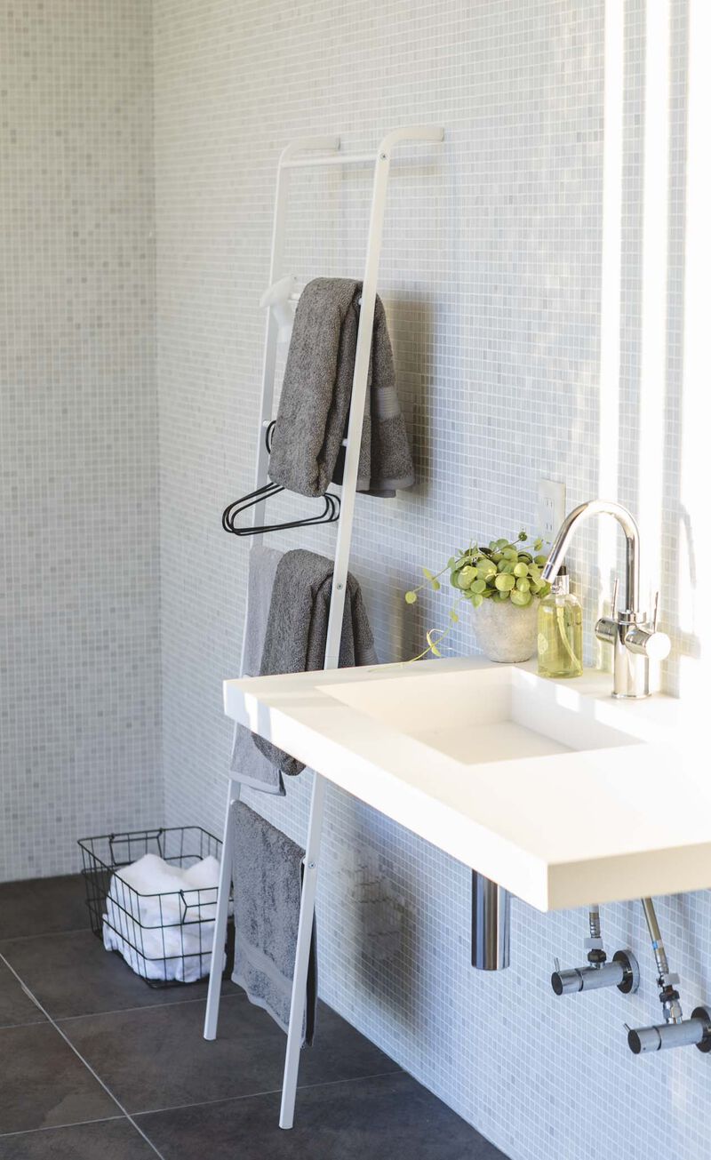 Leaning Ladder Rack