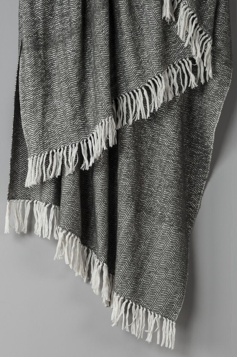 Black/Natural 50" x 60" Throw Blanket