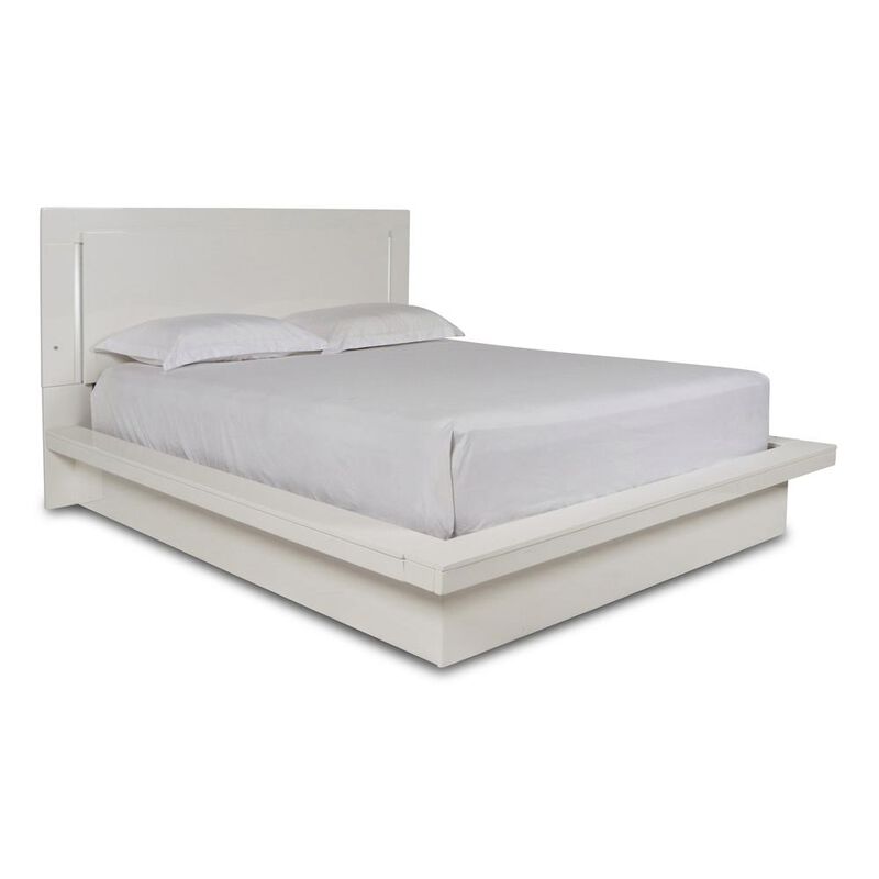 New Classic Furniture Furniture Sapphire 5/0 Solid Wood Queen Bed in White