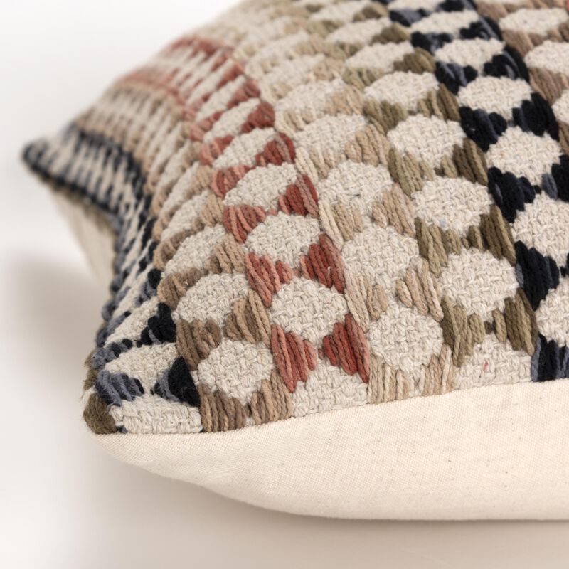 T19733 Pillow