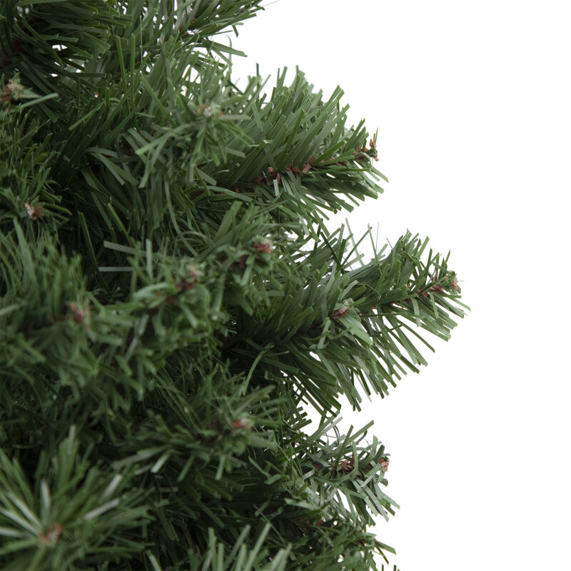 Colorado Spruce Artificial Christmas Wreath  24-Inch  Unlit