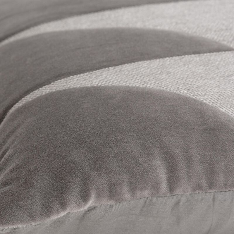 T19898 Pillow