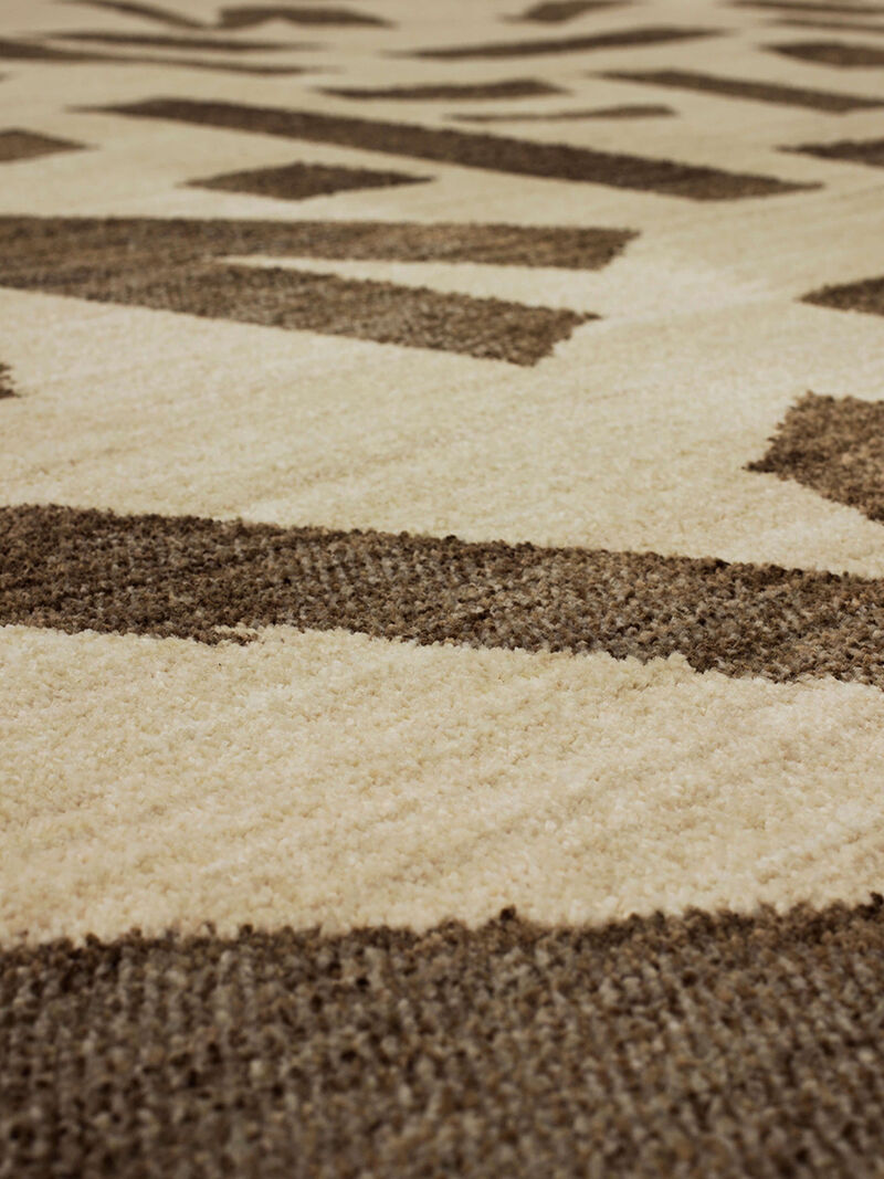 Foundation by Stacy Garcia Home Arlo Taupe 5' 3" X 7' 10" Rug