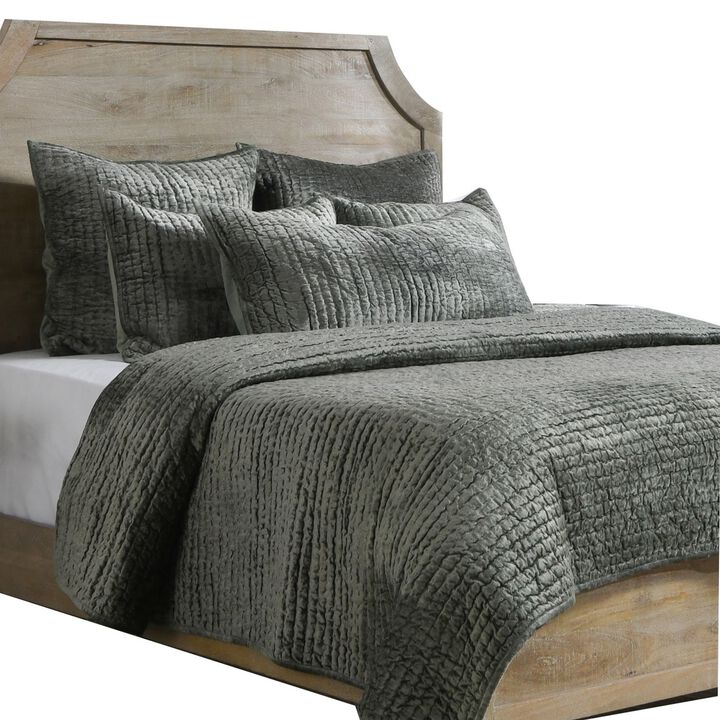 Lipa 96 x 108 Handmade King Quilt with Polyfill and Cotton Binding-Benzara