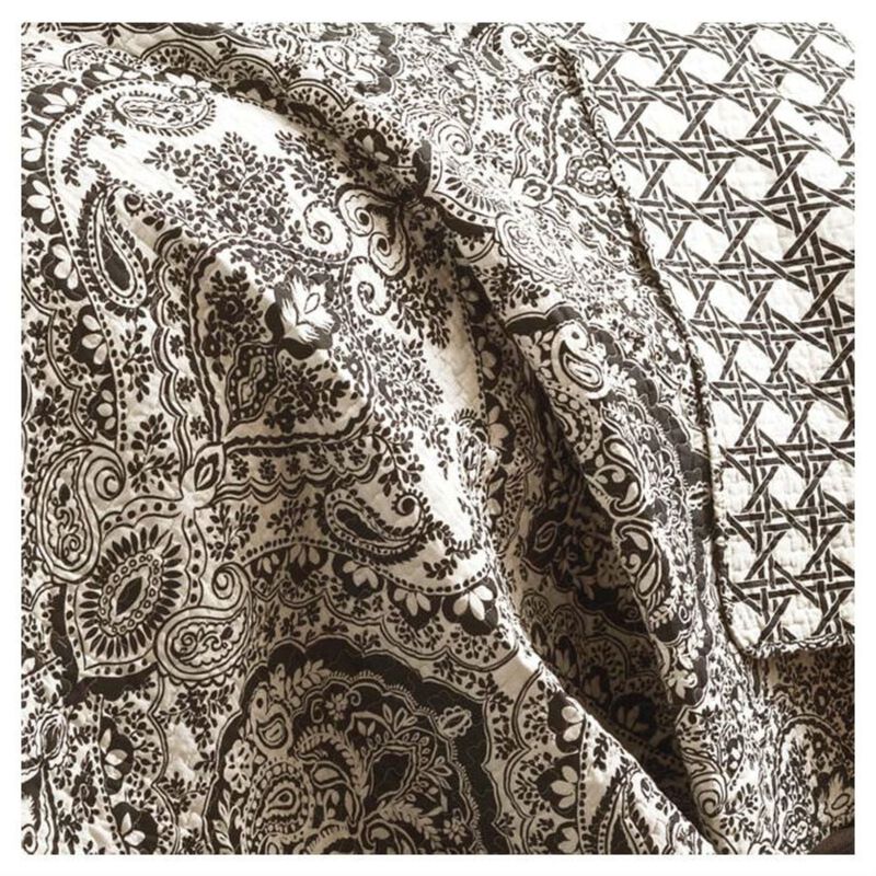 Hivvago Queen size 3-Piece Quilt Set 100-Percent Cotton in Black White Damask