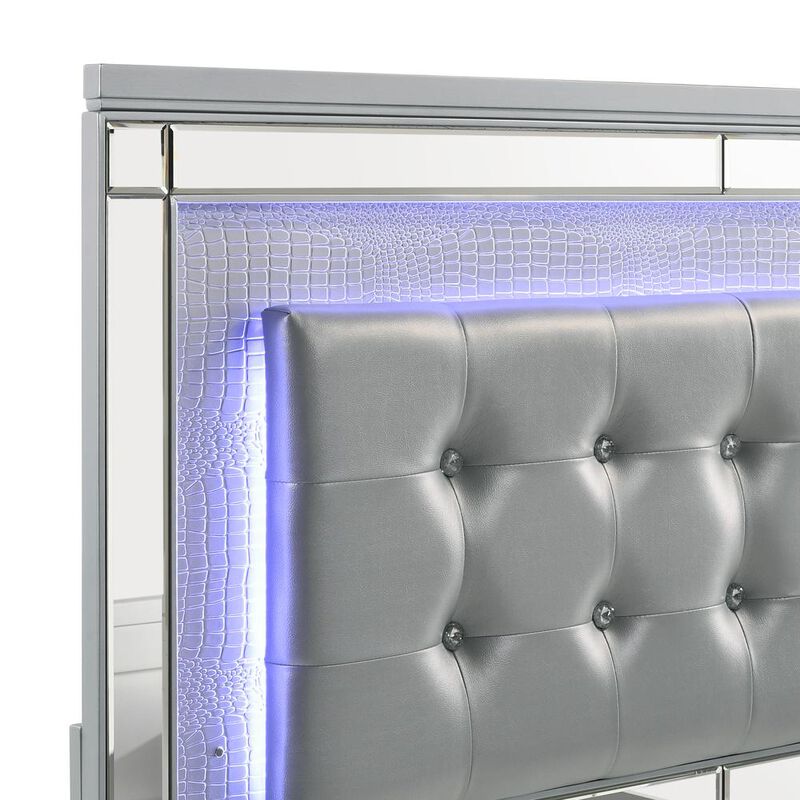 New Classic Furniture Furniture Contemporary Solid Wood 4/6 Full Bed in Silver