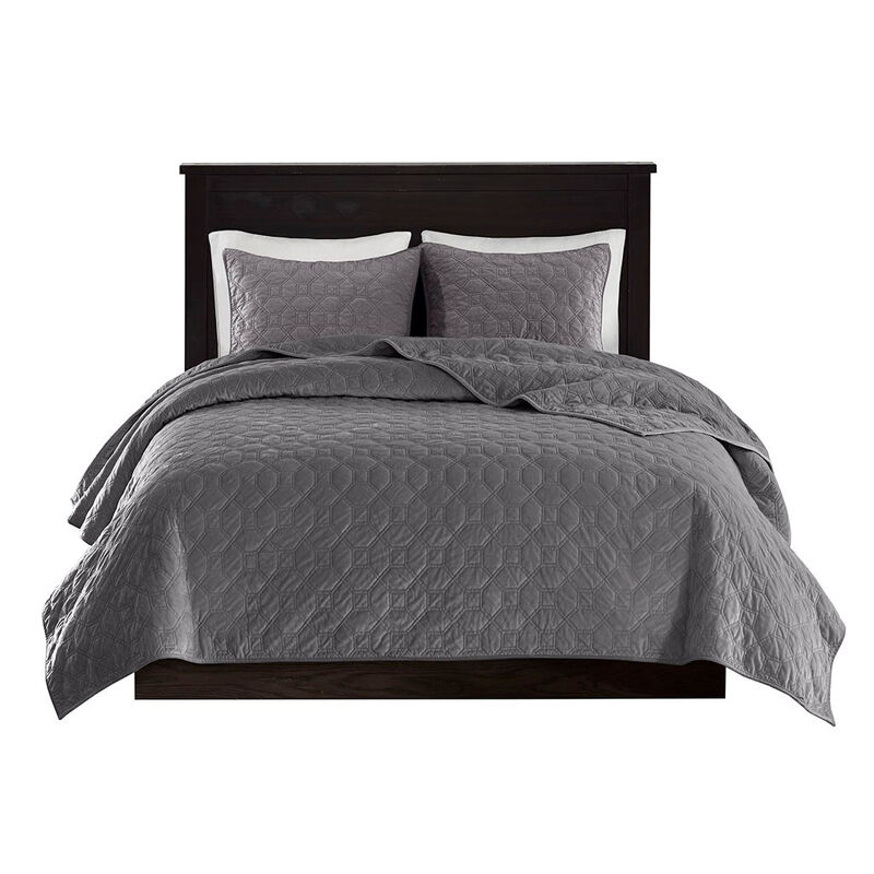 Gracie Mills Gayle 3-Piece Casual Geometric Velvet Quilt Set