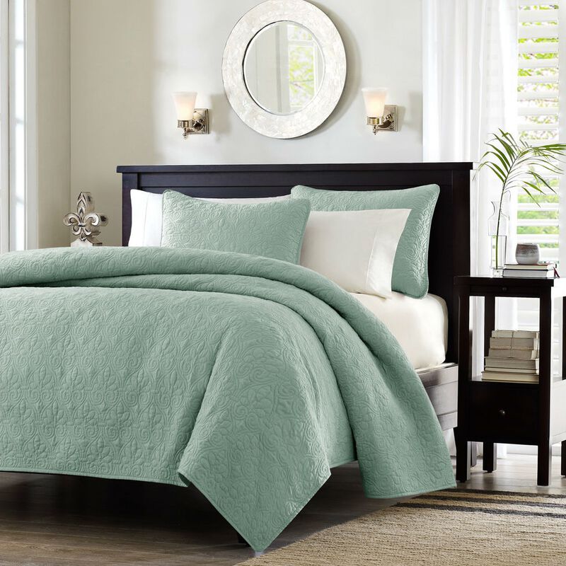 Hivvago Full / Queen Seafoam Blue Green Quilted Coverlet Quilt Set with 2 Shams