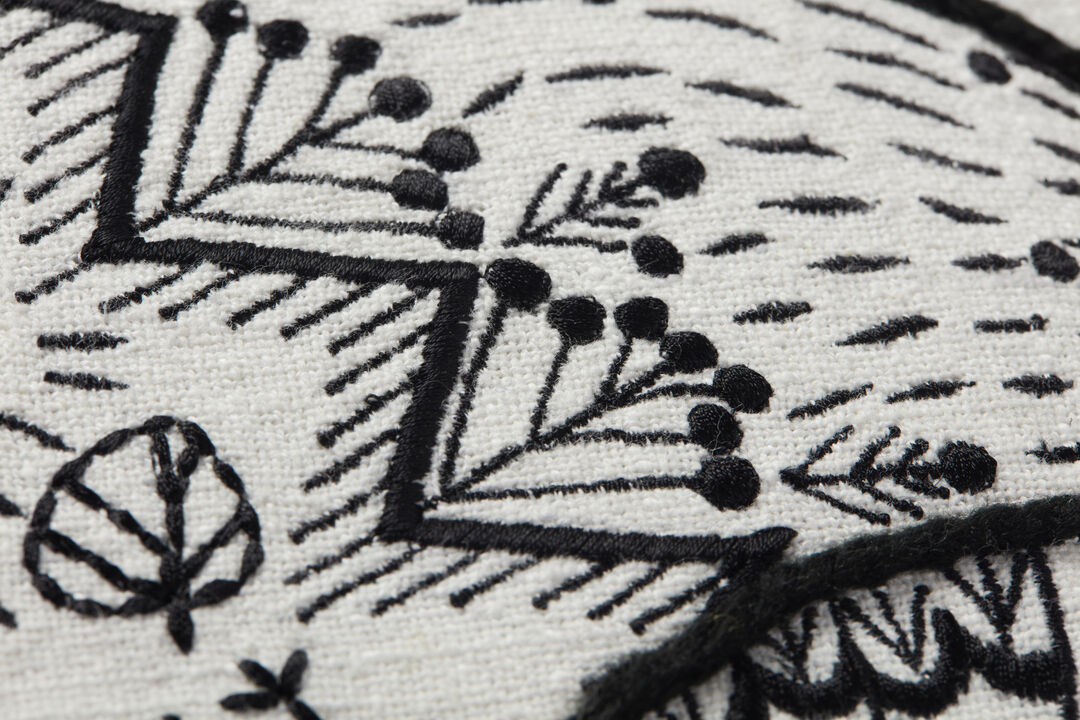 PLL0030 Black/Natural 18"x18" Down Pillow