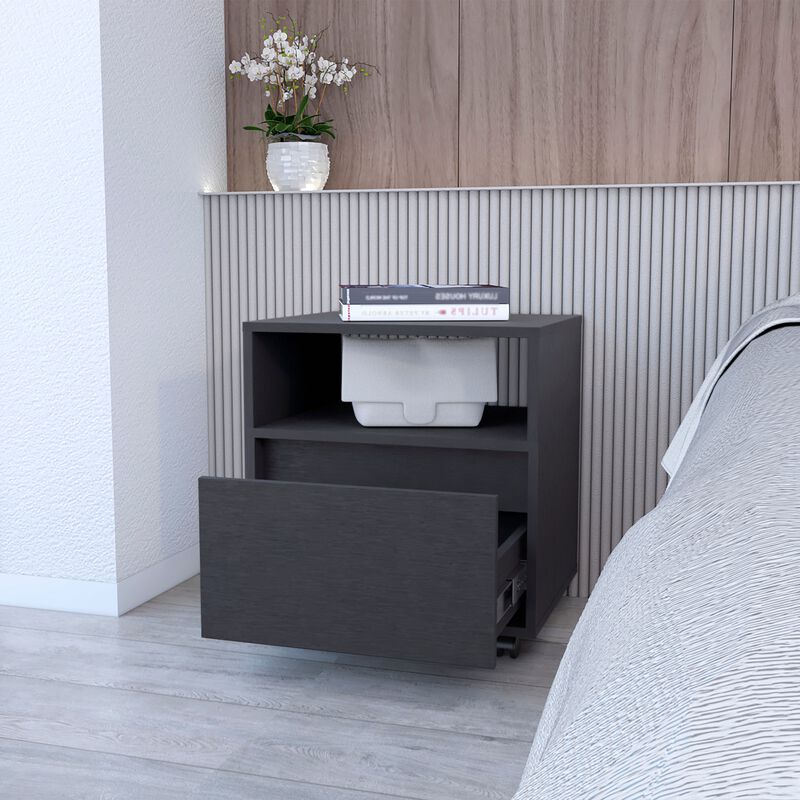 Duncan Nightstand