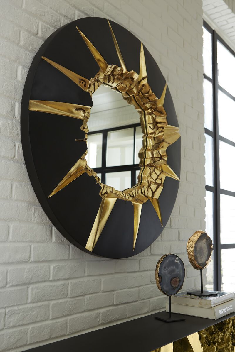 Circular Cracked Mirror