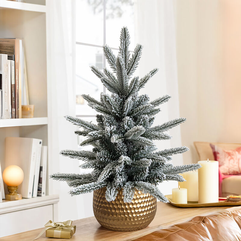 LuxenHome 1.5Ft Flocked Artificial Tree Potted