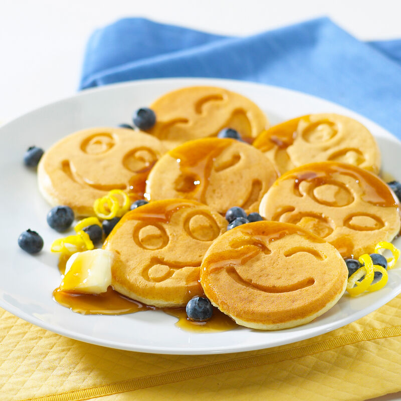 MegaChef Happy Face Emoji 10.5 Inch  Aluminum Nonstick Pancake Maker Pan with Cool Touch Handle