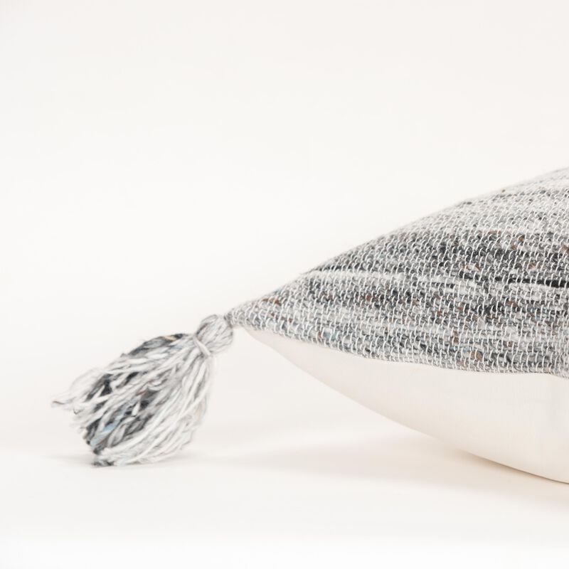 T17121 Pillow
