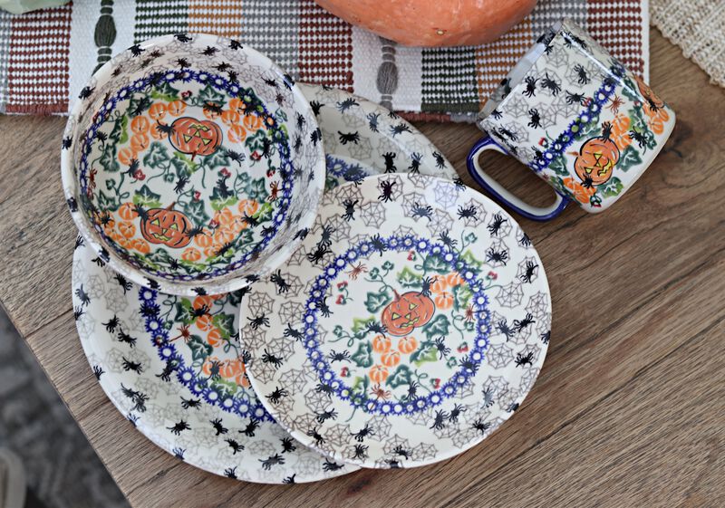 Blue Rose Polish Pottery Trick or Treat Dessert Plate