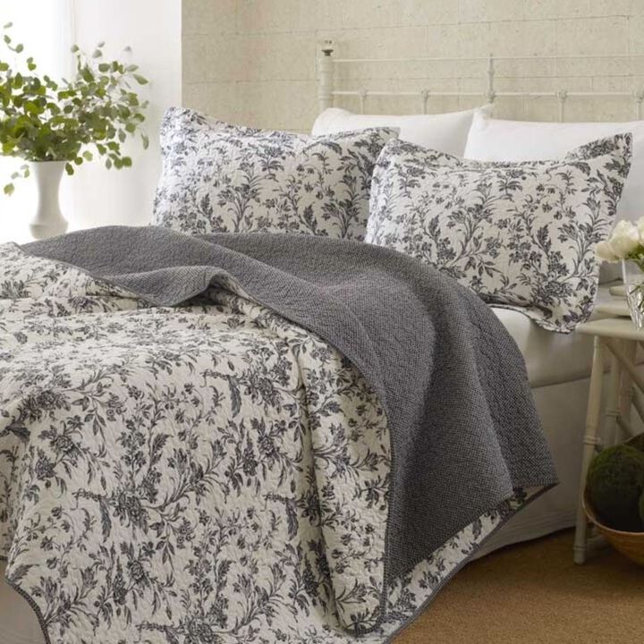 Hivvago King size Cotton Blend 3-Piece Reversible Quilt Set in Grey White Floral Design