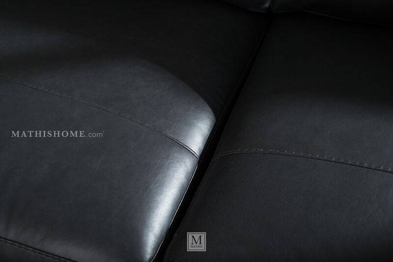 Amiata Oversized Leather Chair