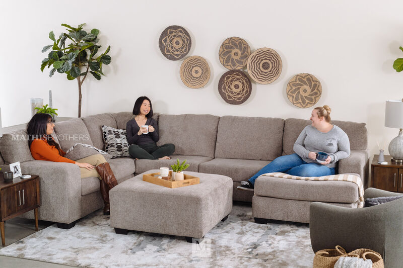 Ballinasloe 3-Piece Sectional with Right Arm Facing Chaise