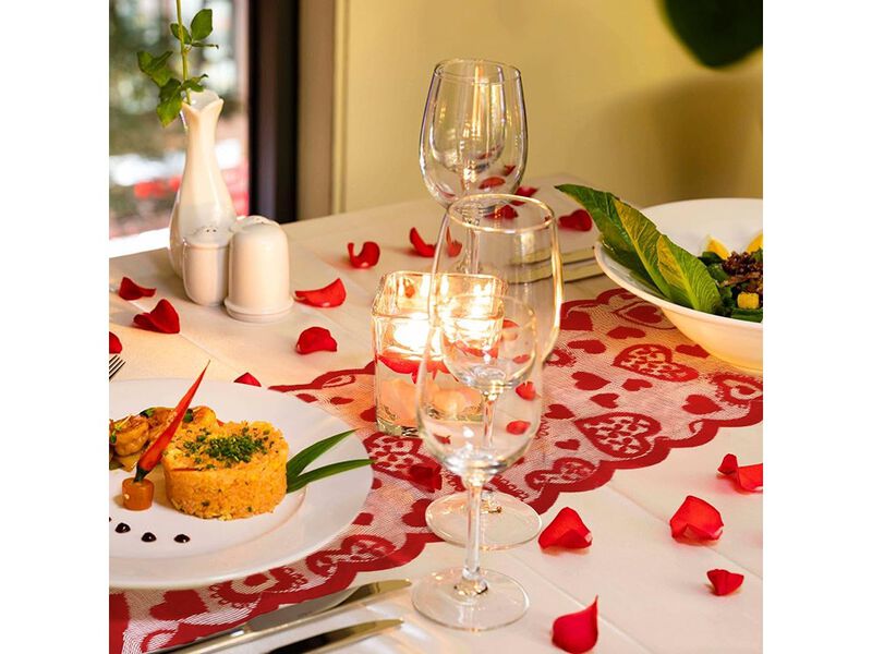 SythorYang Valentines Table Runner, Red Lace Table Runner with 2 Placemats