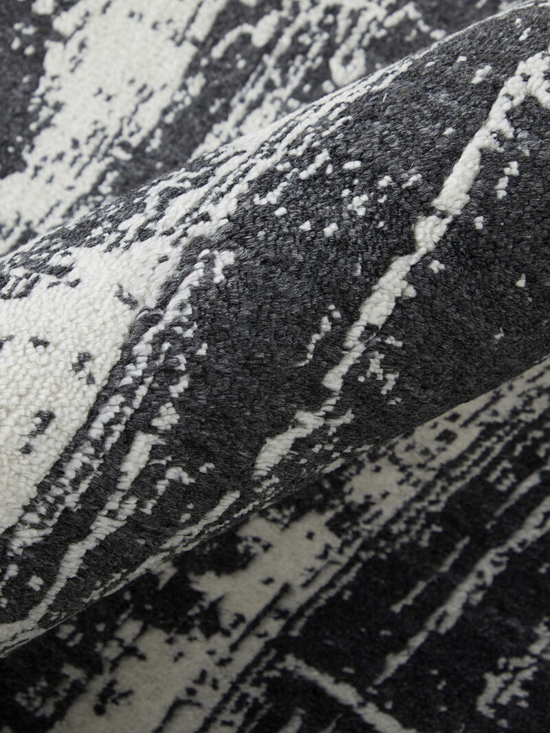 Coda 8929F 3'6" x 5'6" Black/White Rug
