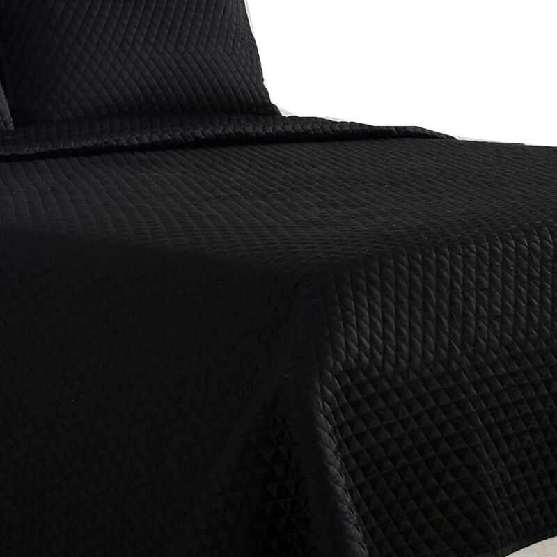 Kahn Hand Stitched Soft Sateen Quilt, Cotton Fill and Binding-Benzara