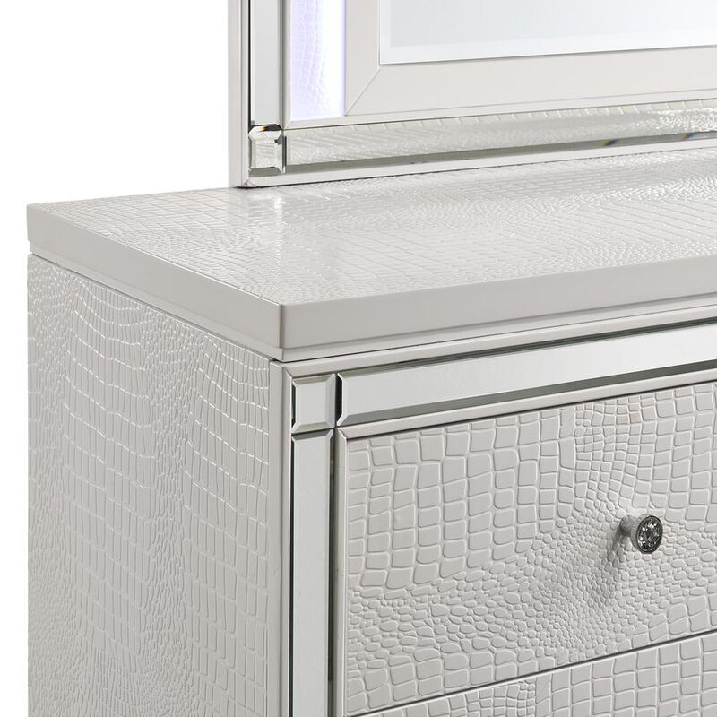 New Classic Furniture Furniture Valentine Solid Wood Dresser with 9 Drawers in White