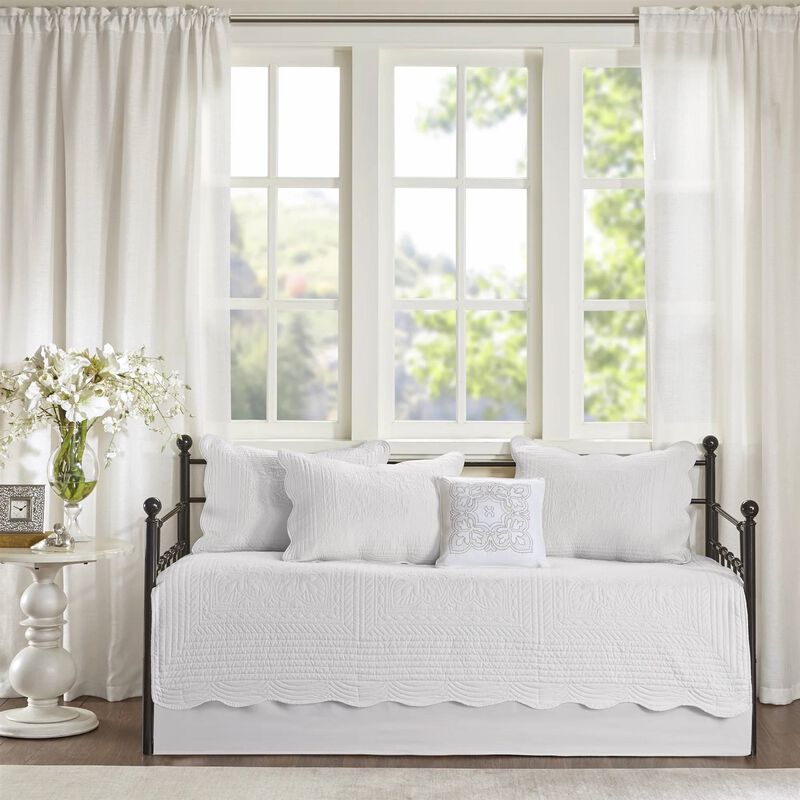 Scalloped Edge 6-Piece Farmhouse Daybed Cover Set – Quilted Seafoam Bedding