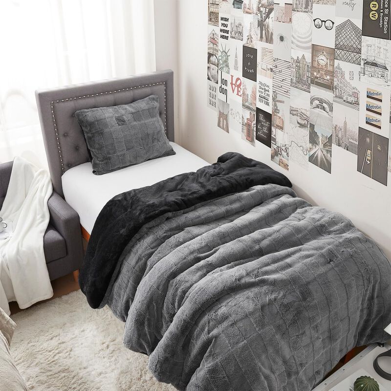 Chunky Bunny Crossing - Coma Inducer� Oversized Comforter Set