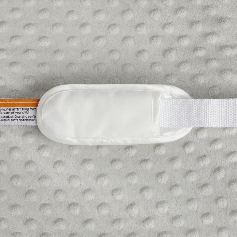 Graco Premium Oval Contoured Changing Pad with Bonus Cover and Water