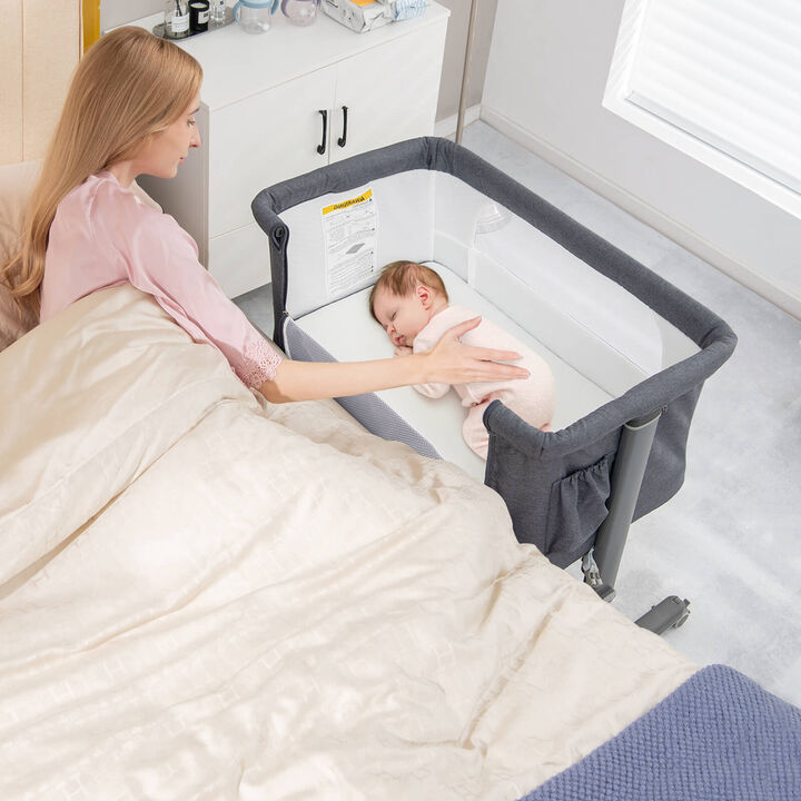 Portable Baby Bedside Bassinet with 5-level Adjustable Heights and Travel Bag