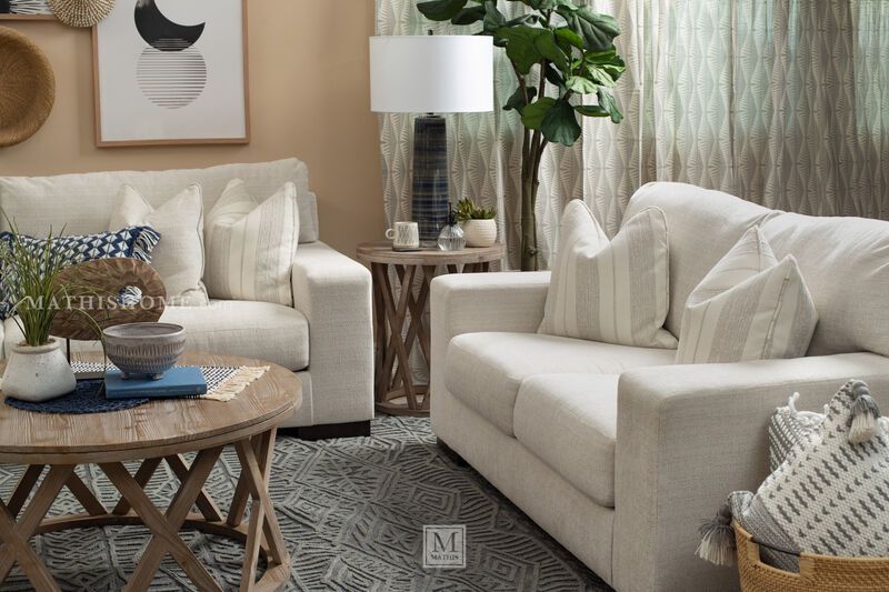 Maggie Loveseat