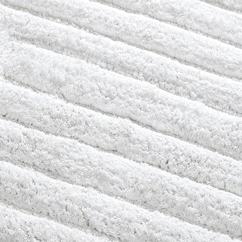 Knightsbridge Stylish And Comfortable All Season Traditional Racetrack Design Cotton Bath Rug 20" X 30" White