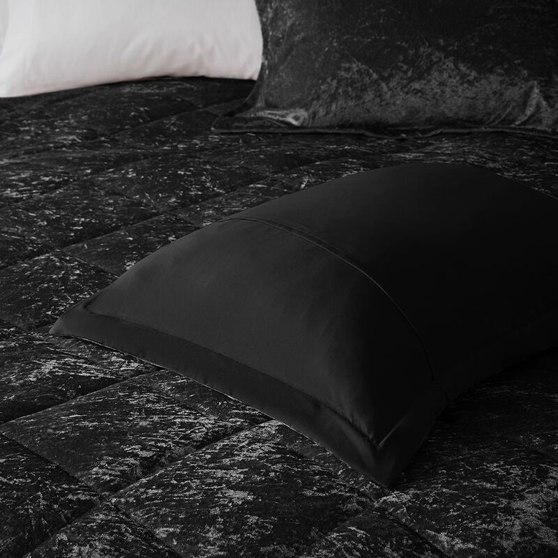 Gracie Mills Eirlys Velvet Duvet Cover Set