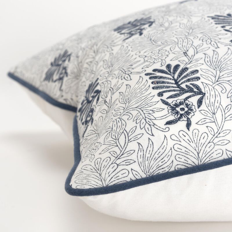 T20071 Pillow