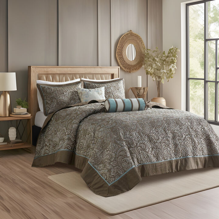 Gracie Mills Thornton 5-Piece Reversible Jacquard Bedspread Set with Throw Pillows