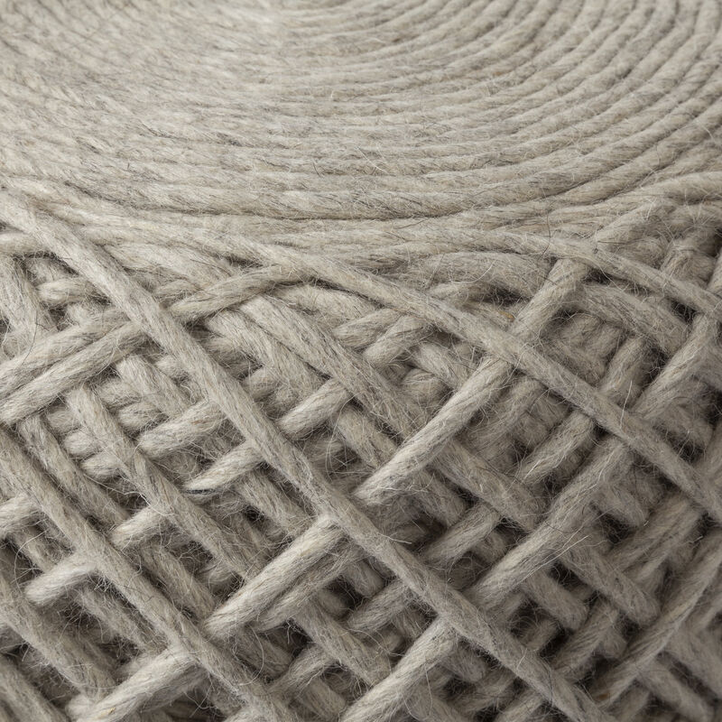 Allium Cream Pouf
