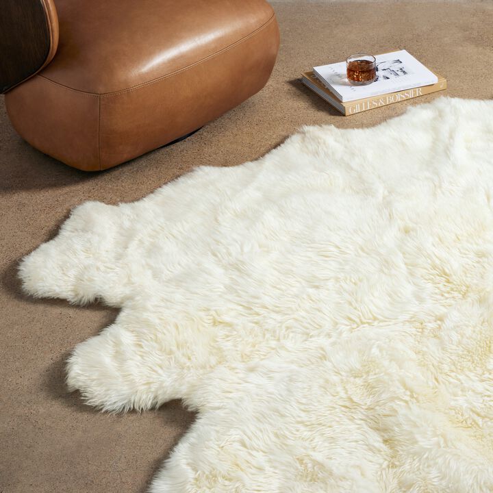 Lalo White Lambskin 5.75' x 5.75' Rug