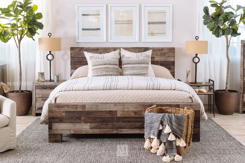 Derekson 4-Piece Bedroom Set