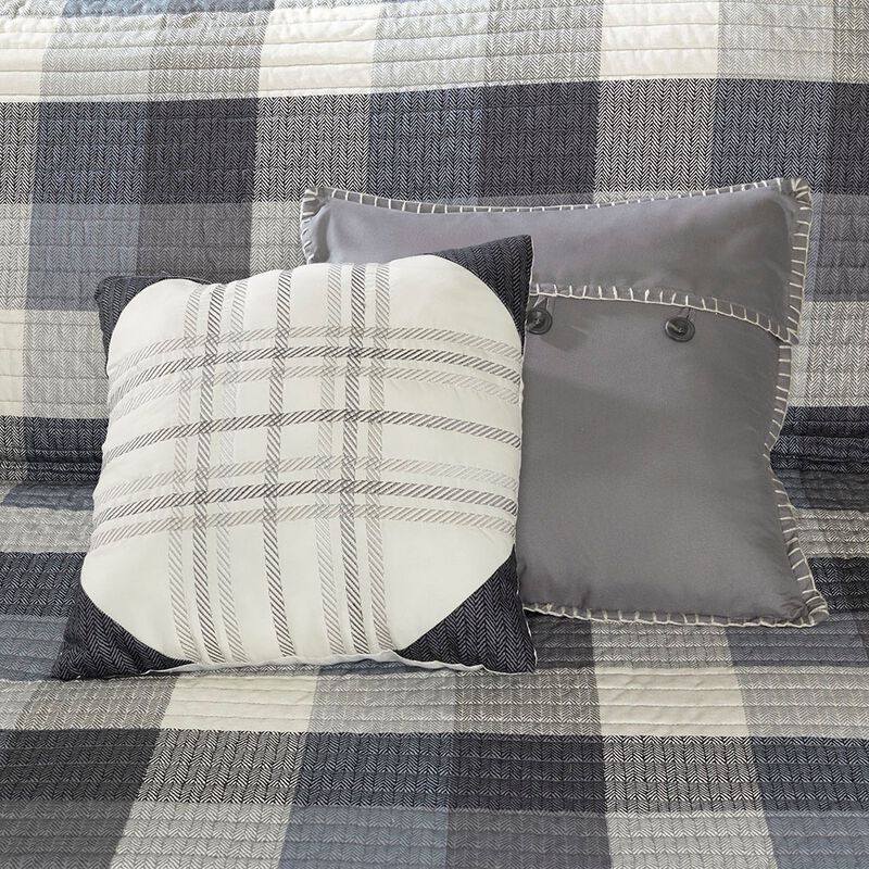 Gracie Mills Nanette 6 Piece Printed Herringbone Quilt Set with Throw Pillows