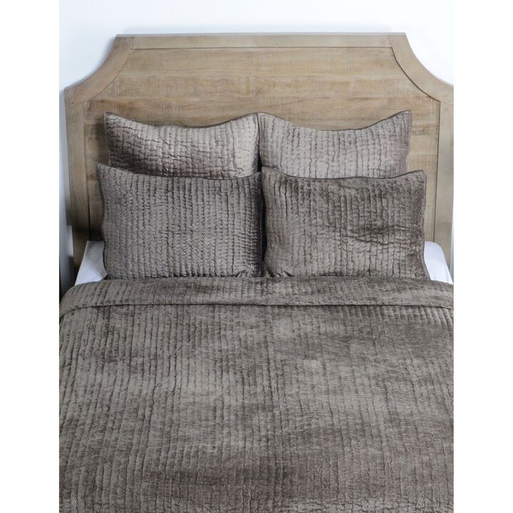 Lipa 96 x 108 Handmade King Quilt with Polyfill and Cotton Binding-Benzara