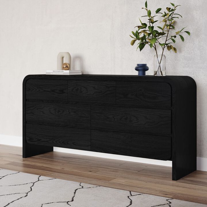 Elora Dresser