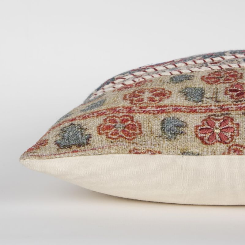 T17924 Pillow