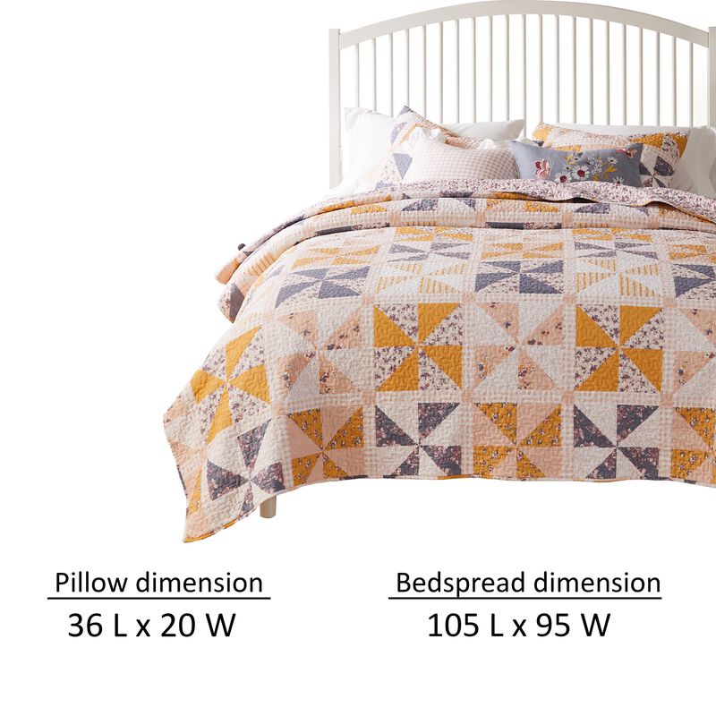 Jey 3pc Cal King Quilt and Pillow Sham Set, Pinwheel Patchwork in Peach