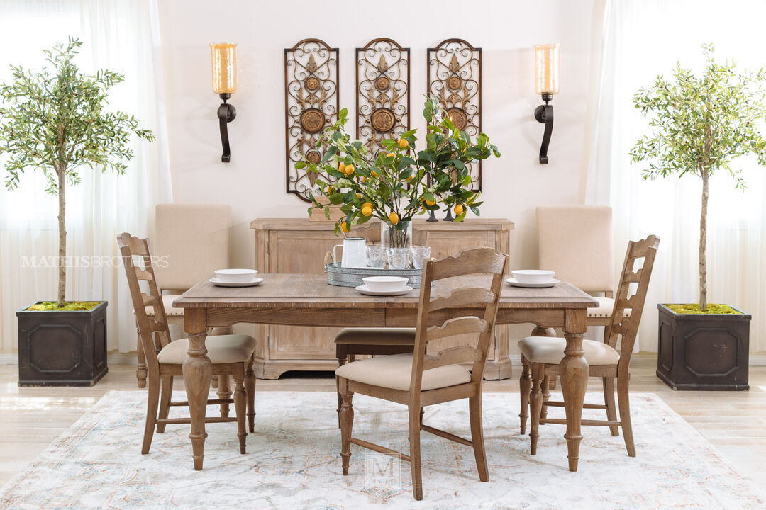 Extendable dining table for 8