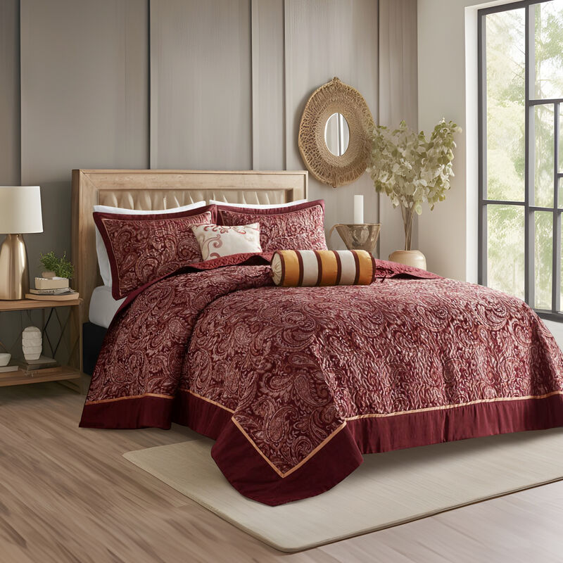 Gracie Mills Thornton 5-Piece Reversible Jacquard Bedspread Set with Throw Pillows
