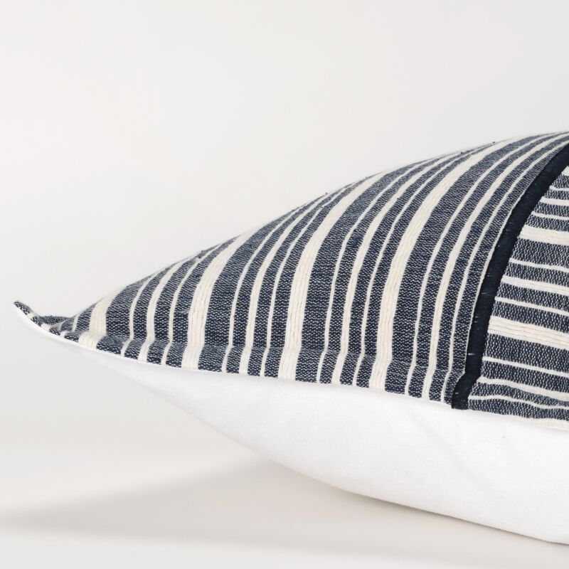 T20009 Pillow