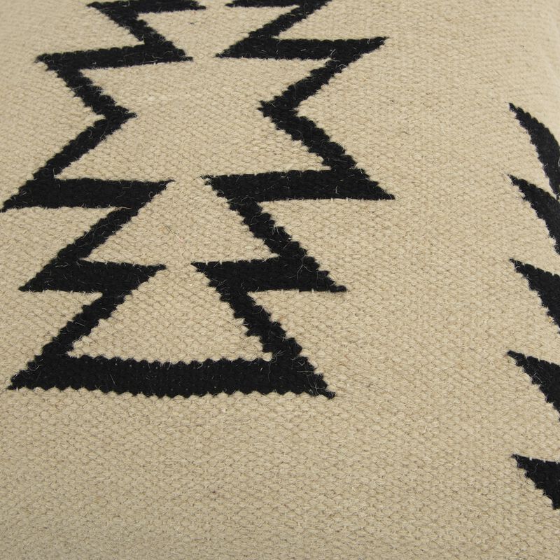 T05815 Pillow