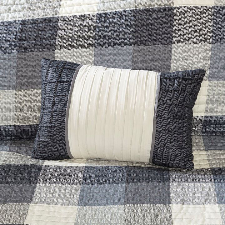 Gracie Mills Nanette 6 Piece Printed Herringbone Quilt Set with Throw Pillows